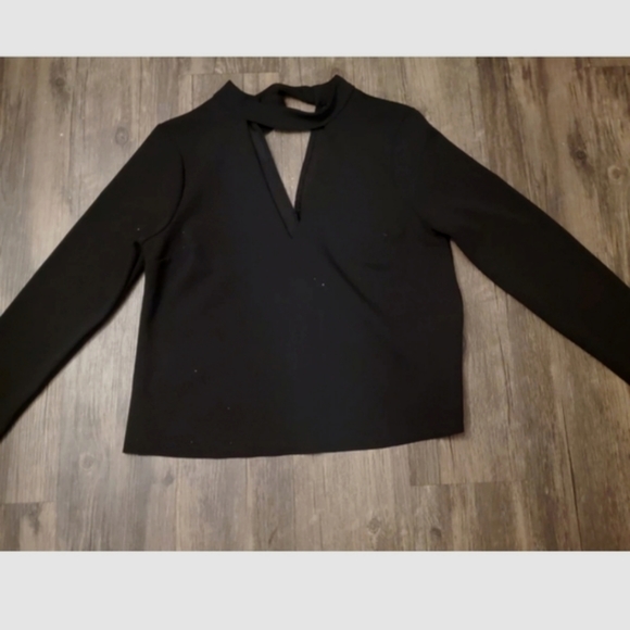 🧡ZARA: Black Top - Picture 1 of 1